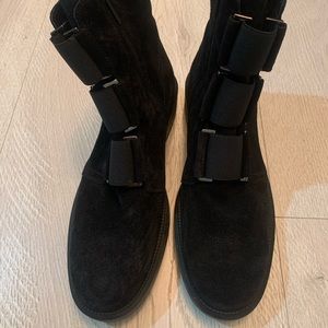 Black Boots